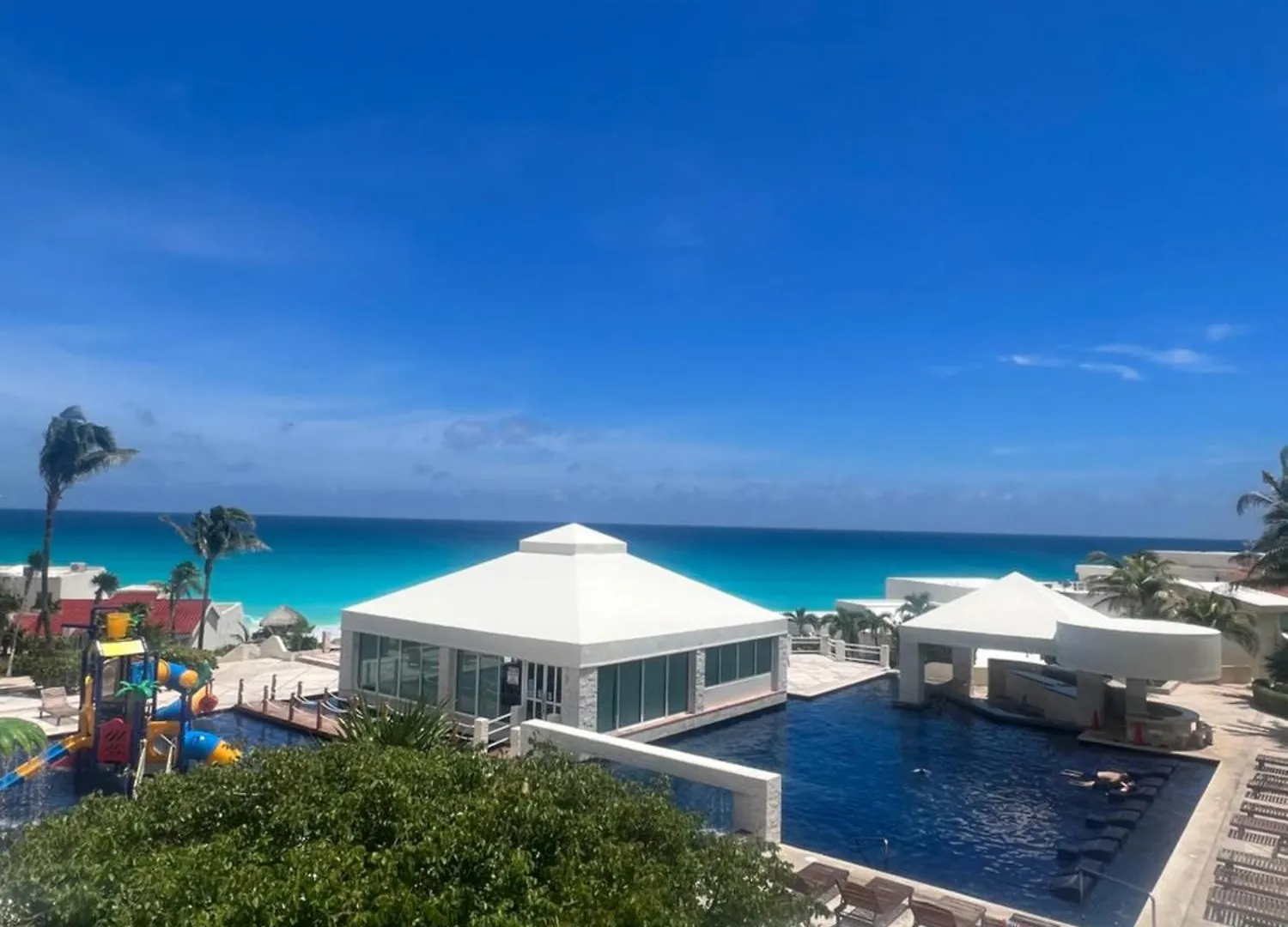 Hermoso Depto Con Vista Al Mar En Zona Hotelera. Cancun
